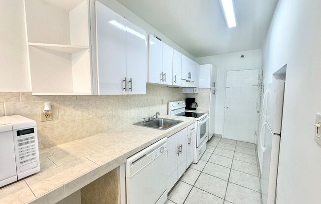 1 bed, 1 bath, $2,300, Unit Unit 1031