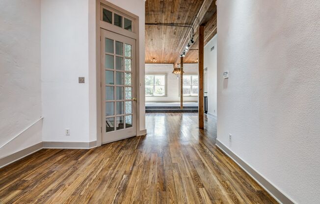 117 A N Elm, Denton TX