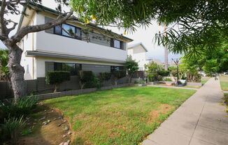 Del Mar Avenue Apartments
