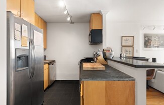 1 bed, 1 bath, 712 sqft, $7,195, Unit 11F