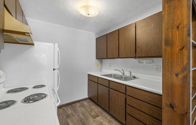 2 beds, 1 bath, $1,025, Unit #2