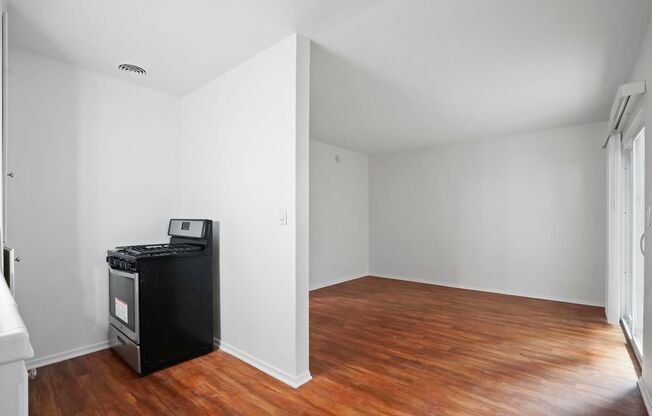 208 Avenue H