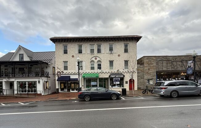 College Avenue, East-212