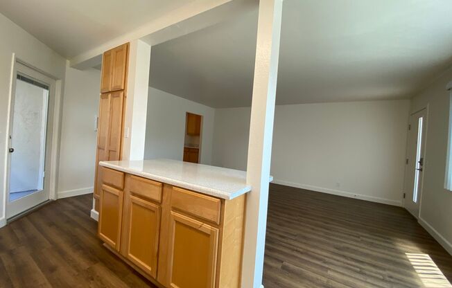 1 bed, 1 bath, 671 sqft, $2,425, Unit E-117