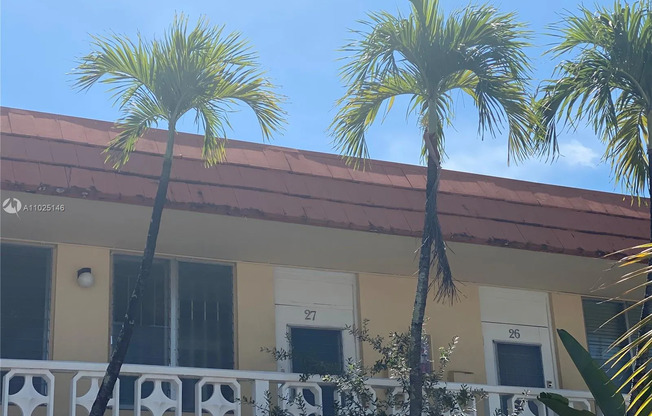 441 Collins Ave