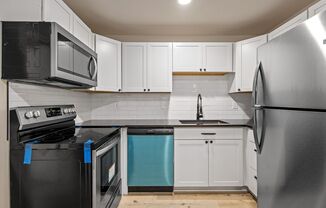 Studio, 1 bath, 625 sqft, $1,049, Unit Unit 10