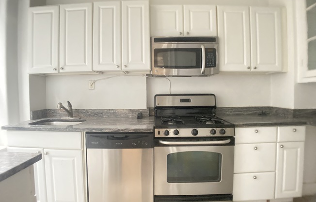 2 beds, 1 bath, $3,041, Unit 3B