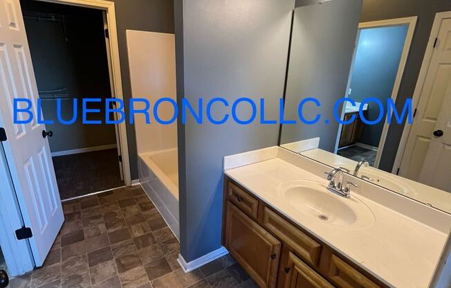 3 beds, 2 baths, $1,599