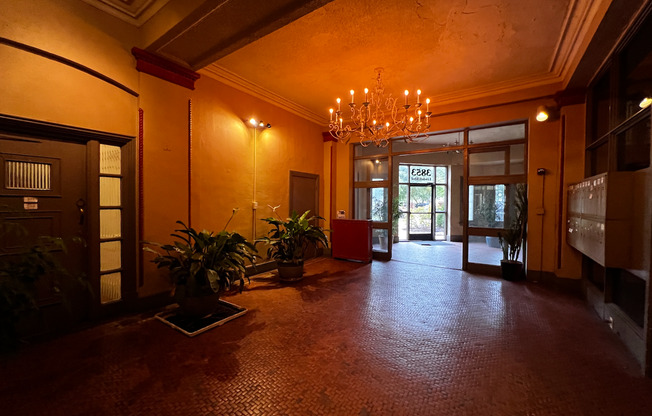 Studio, 1 bath, 400 sqft, $885, Unit 511