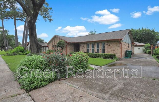 950 W DONOVAN ST