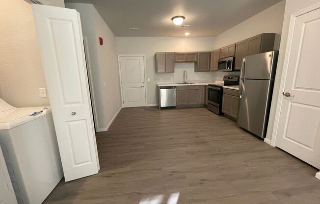 1 bed, 1 bath, 670 sqft, $971, Unit 1140-113
