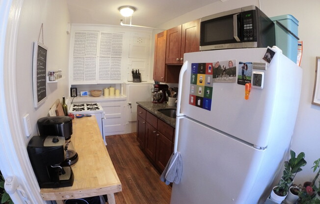 1 bed, 1 bath, $2,400, Unit 24