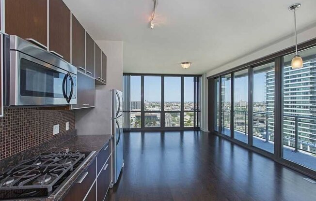 678 W WAYMAN