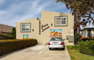 2 BR Townhouse in Pacific Beach with 2 Parking Spaces!