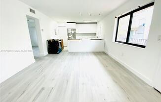3240 Mary St