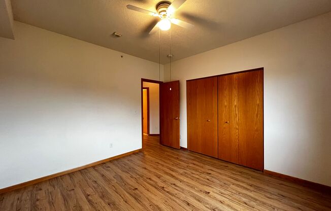 2 beds, 1 bath, $1,195