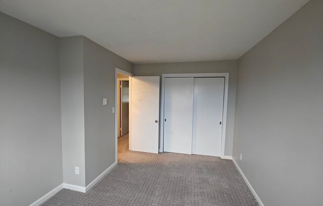 2 beds, 1.5 baths, $1,550, Unit D