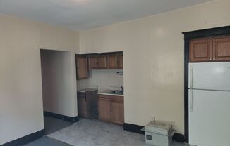 1 bed, 1 bath, 390 sqft, $995, Unit 8