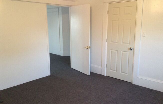 2 beds, 1 bath, $1,250, Unit Lower