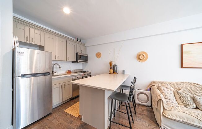 Studio, 1 bath, $4,000, Unit 5X