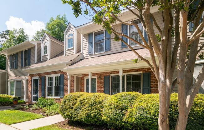 Beautiful Townhome 5 Mins to Duke & 10 mins to Downtown!