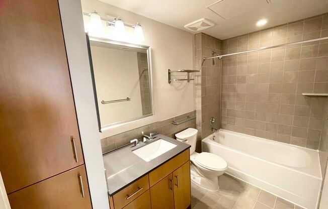 1 bed, 1 bath, $2,600, Unit 202