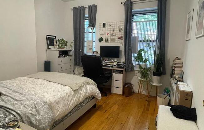 352 E 89 ST