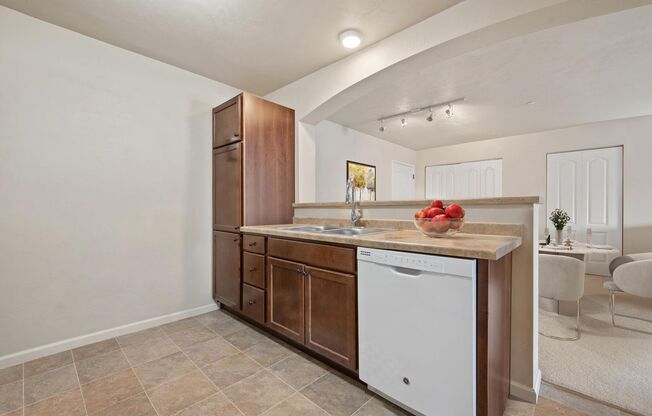 1 bed, 1 bath, 900 sqft, $1,395, Unit 607