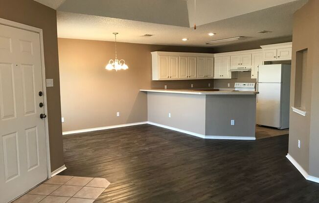 3 beds, 2 baths, 1,190 sqft, $1,250, Unit B