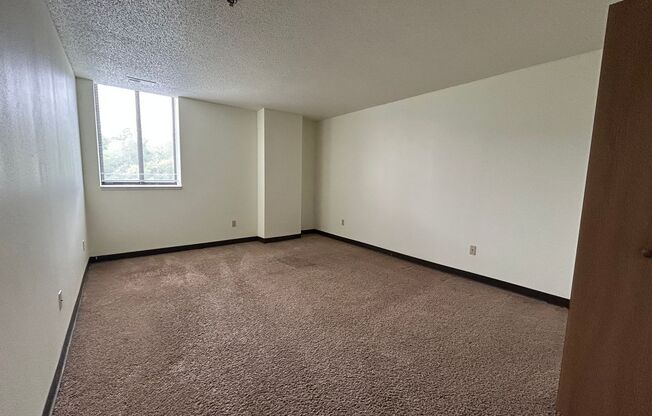 2 beds, 2 baths, 1,124 sqft, $1,520, Unit 606