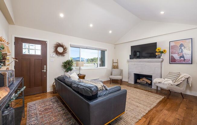 Half Moon Bay Quintessential Beach House!