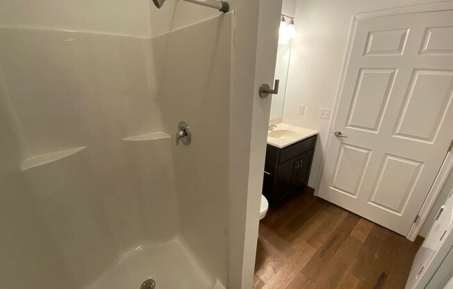 1 bed, 1 bath, 540 sqft, $1,150, Unit Unit 122B