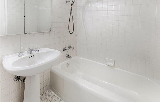 Studio, 1 bath, 562 sqft, $3,600, Unit 6M