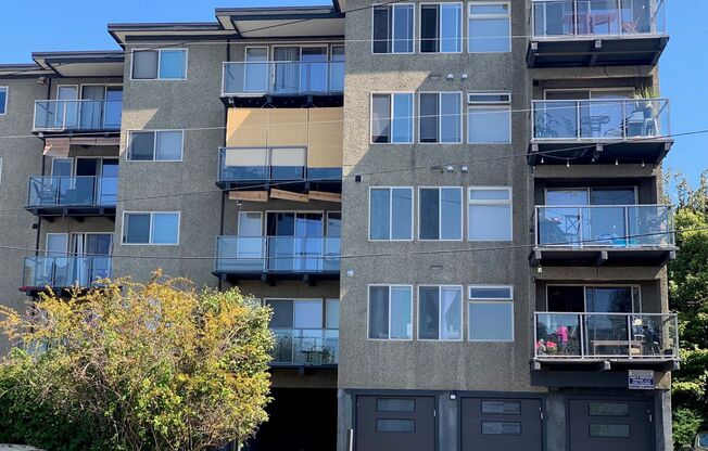 Minor Tower Apartments - Located in Eastlake