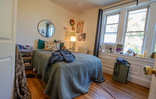 4 beds, 1 bath, $4,958, Unit 62 Egmont St. #5