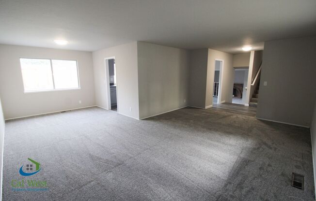 $4595 - Large spacious updated 4 Bed/2.5 Bath Home With Pool in San Jose
