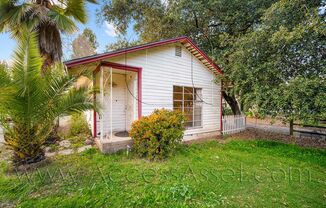 Comforting Charm 1 Bed / 1 Bath Home In Pomona!