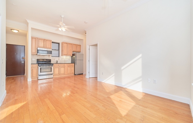 560 W 144 ST