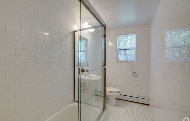 1 bed, 1 bath, 616 sqft, $1,220, Unit 2101-102