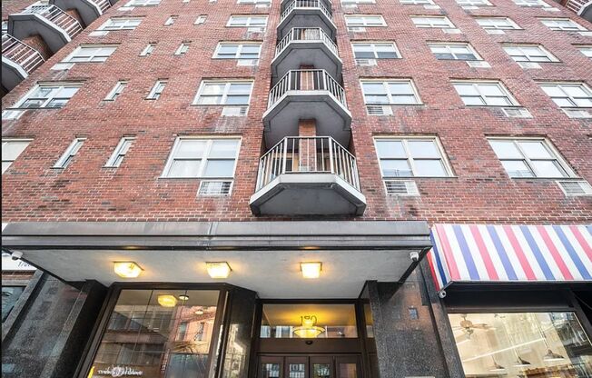 Studio, 1 bath, $4,000, Unit 5X