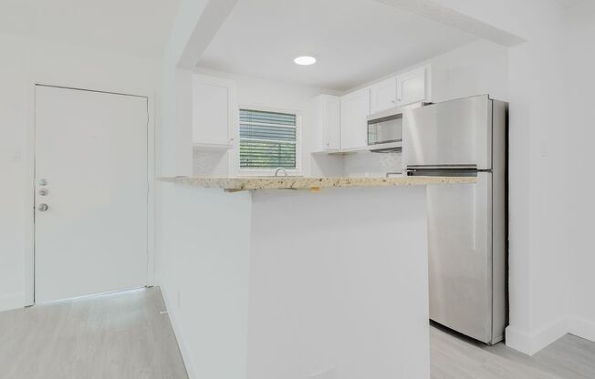 1 bed, 1 bath, 694 sqft, $975, Unit 128