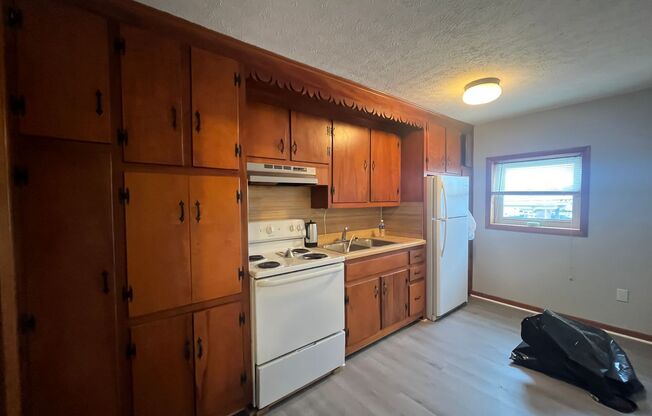 1 bed, 1 bath, 600 sqft, $595