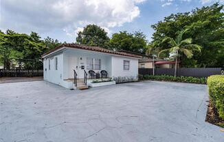 2 beds, 1 bath, $3,500, Unit # MIAMI