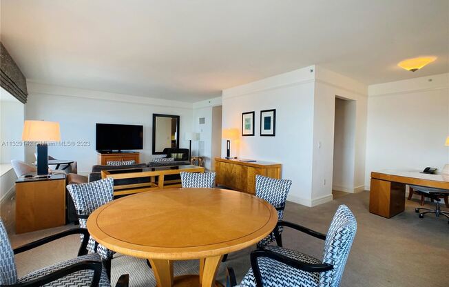 1435 Brickell Ave # 3506