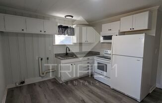 2 beds, 1 bath, $1,095, Unit 2