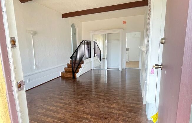 Arlington Modern Retro Studio