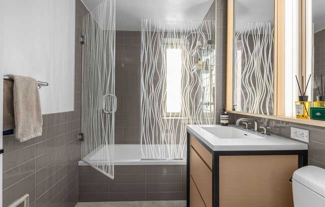 1 bed, 1 bath, 729 sqft, $5,350, Unit 10G