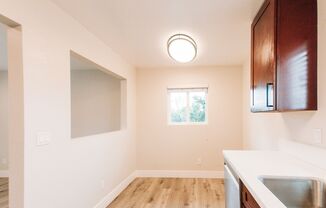 2 beds, 1 bath, $3,495, Unit 25306 Cypress Street