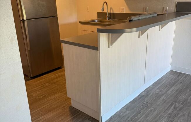 1 bed, 1 bath, 475 sqft, $1,395, Unit 10