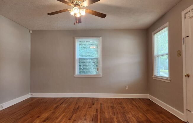 Charming 2 Bedroom 1 Bathroom home near Thunderbolt and Midtown!